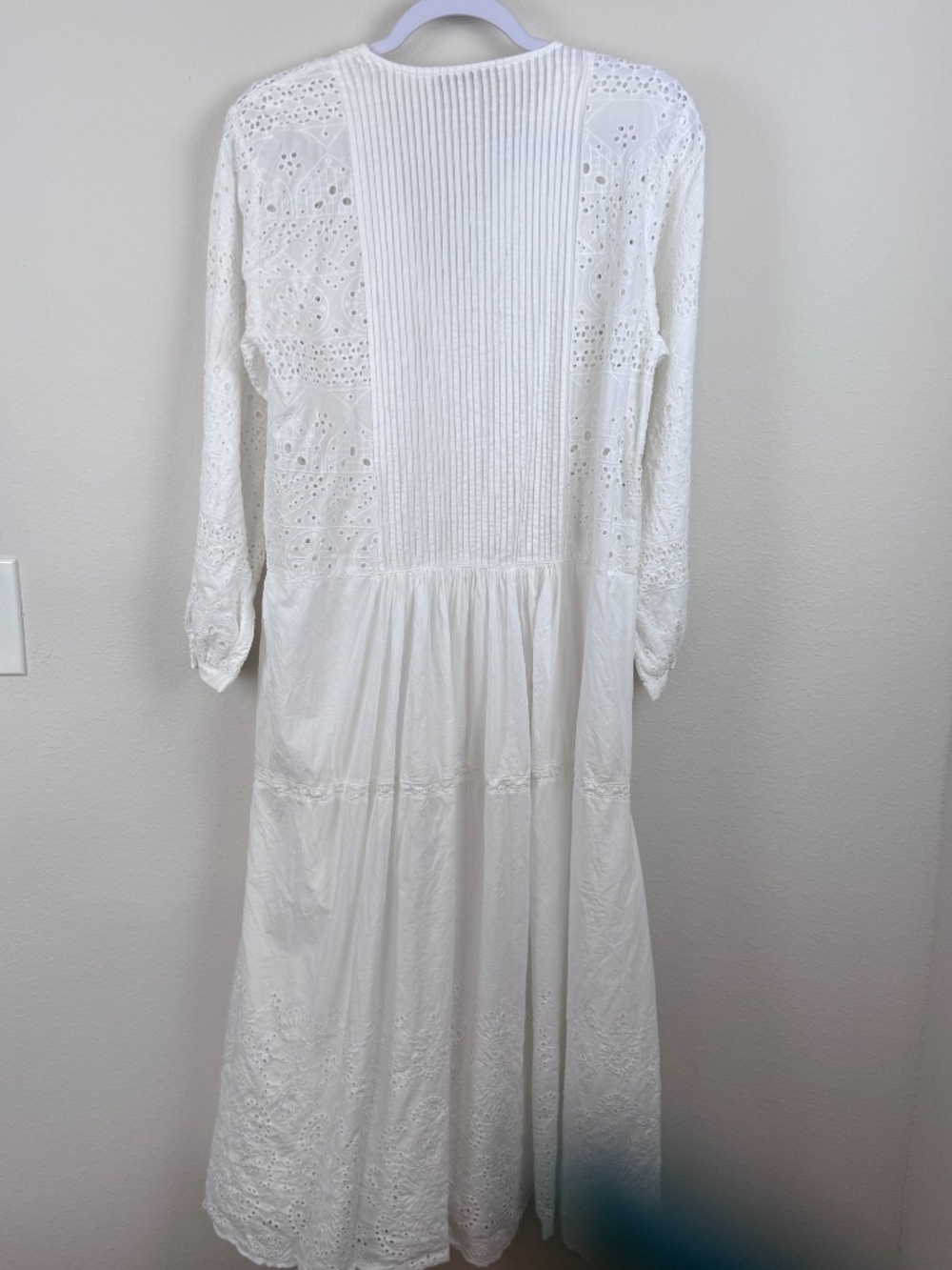 Pretty ZARA Oyster White Eyelet Embroidered Midi V Neck Lined Dress / Size Small - Picture 11 of 13